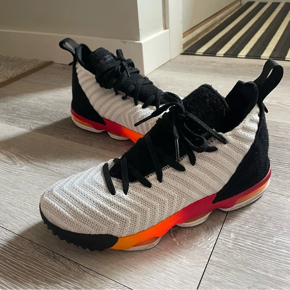 Nike LeBron 16 Kids Boys Basketball Shoes Collectors Youth Size 7 - Picture 8 of 8